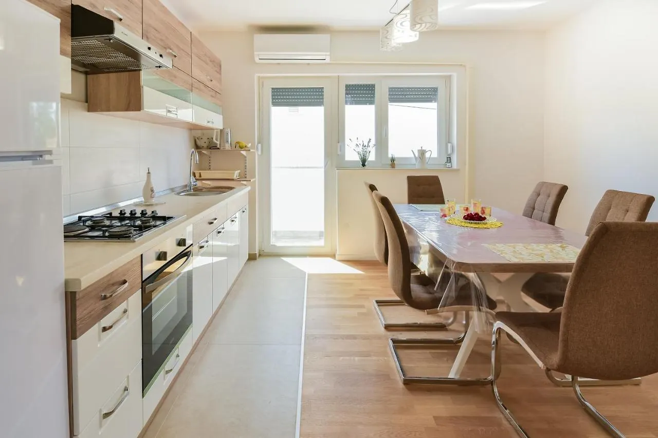 Apartamento New Luxury 3 Bedroom 4 Air Conditioners Zadar Croacia