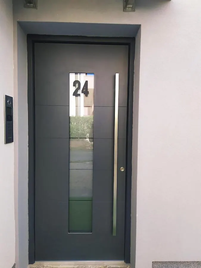 New Luxury 3 Bedroom 4 Air Conditioners Zadar Croacia